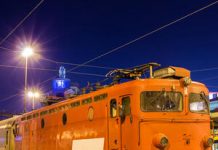 MARKO NEVEROVATNIM POTEZOM ZAUSTAVIO TERETNI VOZ OD 2.000 TONA Mašinovođa ostao u čudu: “Mislim da nije ni svestan šta je uradio”