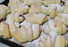 SLATKE KIFLICE SA DŽEMOM, EUROKREMOM ILI PEKMEZOM: MEKANE KAO PAMUK