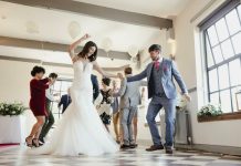 KUM NA SVADBI ČASTIO MUZIKU DO IZNEMOGLOSTI, A ONDA SE NEVIĐENO OSRAMOTIO! Mladenci u šoku: “Moglo je i gore da bude!” Pukla bruka