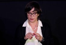 BEZ TRUNKE ŠMINKE POKAZALA KAKO IZGLEDA NA PLAŽI: Glumica oduševila ljude OVIM IZDANJEM, predivna je