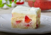 15 MINUTNI KOLAČ SA JAGODAMA KEKSIMA I BANANOM…Nikad jednostavnija priprema…