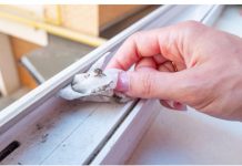 Uklonite žute mrlje od plastike: Napravite ovu mješavinu, savršenu za čišćenje PVC vrata i prozora