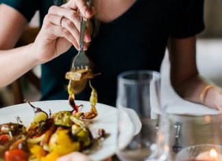 EVO KAKO DA JEDETE SVE I DA SMRŠATE: Treba da uradite samo jednu stvar prije jela, doktor Filgud otkrio caku koja svima pomaže