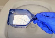 Sipajte u toalet i sačekajte 15 minuta: Domaći trik koji bi SVI trebali znati!