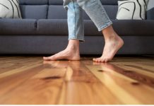 NAJBOLJI TRIK ZA IZGREBAN PARKET, OŠTEĆENJA NESTAJU KAO DA IH NIKAD NIJE BILO: 1 namirnica je čudo, Cijeli Internet zaluđen TRIKOM! Zanimljivosti