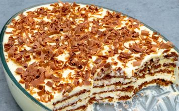 Otkrijte užitak stvaranja ukusnog kolača bez pečenja u samo 8 minuta, kao što je prikazano u ovom zadivljujućem videu.