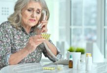 AKO VAS GREBE GRLO NE TRČITE ODMAH U APOTEKU: Starinske “pastile” od 2 sastojka brzo smanjuju bol