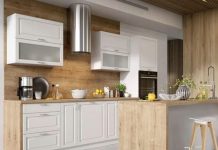 Ljepljiva masnoća i nečistoće trenutno nestaju. Kuhinjski ormarići ponovo blistaju: nanesem i obrišem – to je to!