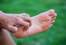 POTPOPILA JE STOPALA NA 15 MINUTA U SIRĆE: Kada ih je izvadila, nije mogla da vjeruje svojim očima