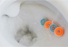 Samo ubacite ovo u WC šolju, rešićete se kamenca zauvek, i bez ribanja zablistaće kao nova