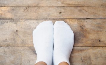 Bijele čarape može biti teško očistiti, ali s ovom metodom ponovno će izgledati potpuno nove.