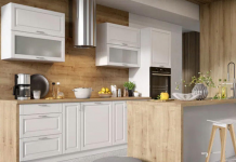 Ljepljiva masnoća i nečistoće trenutno nestaju. Kuhinjski ormarići ponovo blistaju: nanesem i obrišem – to je to!