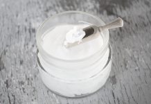 Kokosovo ulje može učiniti da izgledate 10 godina mlađe za samo dvije sedmice, evo kako