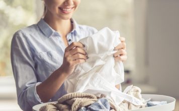 KOMŠINICA MI JE OTKRILA TRIK I SAD JE MOJA ODJEĆA UVIJEK ČISTO BIJELA I SVJEŽEG MIRISA: Ovo Svi Trebaju Znati!