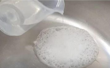 Dakle, koji ocat i soda bikarbona mogu učiniti posao – uklonite hrđu i kamenac kao od šale i sudoper blista za samo 60 dinara..FOTO