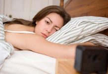 Ako se često budite u 4 sata ujutro i ne možete da zaspite, to znači samo jedno: Stručnjaci tvrde da je ovo nepogrešivo rešenje problema