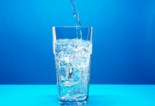 KADA ČUJETE KOLIKO JE KISELA VODA DOBRA ZA ORGANIZAM ODMAH ĆETE JE POPITI: Evo kako deluje na ZDRAVLJE, fenomenalno