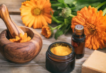 Znate li ovu JEFTINU mast iz apoteke? Skoro niko ne zna da zamenjuje i najskuplju kremu i izglađuje bore kao pegla!