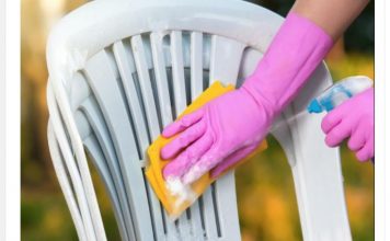 Kako najlakše očistiti bele plastične stolice? Trikovi uz koje će blistati kao da su sada stigle iz fabrike