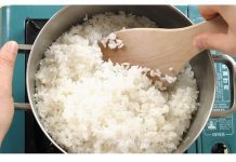 Više ne kuvam pirinač u vodi, ovo je savršeno: Jedan trik kuvara i nikada niste jeli bolji prilog – PREPORUČITE SVIMA!