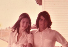 Posle majčine sahrane našla sam fotografiju koja me proganja 12 godina: “Pored nje muškarac, a u rukama…”