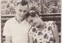 Držala sam u ruci požutelo pismo pokojne majke, a ocu su suze lile niz lice: Ono što sam upravo saznala otvorilo je pandorinu kutiju i razbilo me na komade