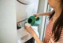 PERFEKTNA ZAMJENA ZA OMEKŠIVAČ: Tri puta jeftinije, skida sve fleke i neprijatne mirise sa odjeće!