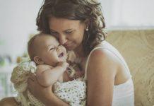 Oženjenom čoveku je rodila bebu koju su joj braća oduzela: 60 godina nije znala šta se desilo malenoj Olji, a onda stiže poziv koji menja sve