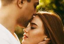 Poljubac u čelo ima dublje značenje nego što ste mislili, evo i koje