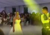 POČEO PRVI PLES, A MUZIKA STALA, MLADOŽENJA OSTAVIO MLADU: Gosti u neverici skočili sa stolica, ovo niko nije očekivao! (VIDEO)
