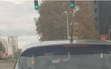 Jedan čovek je samo dodao 2 slova uz marku svog auta i nasmejao ceo Balkan do suza (foto)