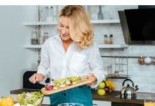 Žene starije od 50 godina ovu namirnicu treba da jedu svaki dan: Usporava starenje, pomaže u gubitku težine i jača zdravlje