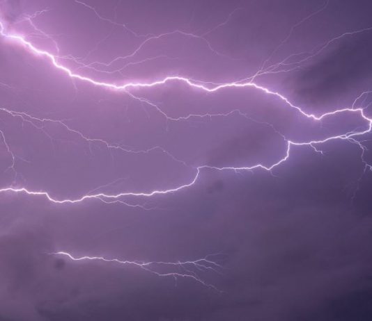 Šta se tačno desi kada čoveka udari grom: Preživeli otkrili agoniju kroz koju su prošli