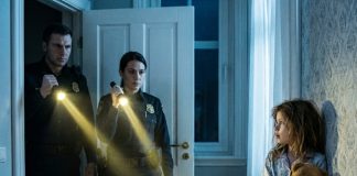 Mala devojčica pozvala je 911 kasno noću jer se njeni roditelji nisu budili. Ono što su policajci zatekli u kući ostavilo ih je potresenim… 😨😢😨😢