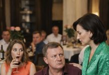 Žena je saznala za muževu prevaru, ali nije pravila skandal, umesto toga je na korporativnoj proslavi ustala i izgovorila takav tost da je cela sala zanemela od šoka😮😨