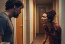 Dovukla sam se kući nakon dvanaestosatne smjene, noge mi otpadaju, a ti zahtijevaš da sada stanem za štednjak i pržim ti kotlete.