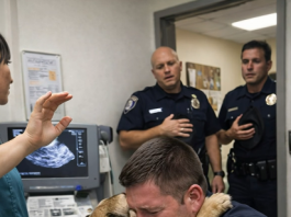 Policajac se sagnuo i zagrlio svog službenog psa dok je veterinar pripremao posljednju injekciju za nju, ali u posljednjem trenutku pas je učinio nešto zbog čega su svi u sobi ostali ukočeni od šoka😲😱