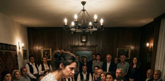 Svekrva ju je pred punom kućom gostiju nazvala sirotinjom, a onda je snaha izvadila papir koji je prekinuo slavu