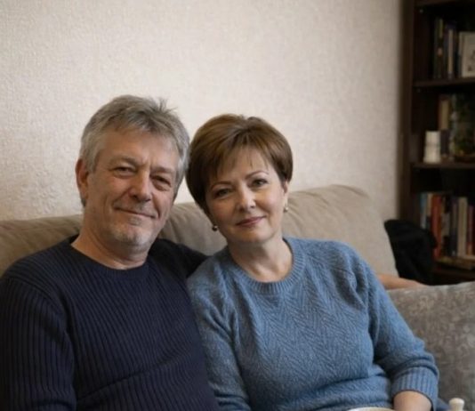 Upoznala sam muškarca od 59 godina i dopustila mu da se useli kod mene — ali kada je moj sin zamolio da ostane nekoliko dana, on se tome usprotivio.