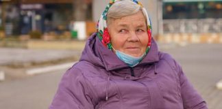 Čuvam unuče nezahvalnoj snaji, ne daju mi da jedem sa njima u mojoj kući: Sina je okrenula protiv mene, moraću da im pokažem vrata