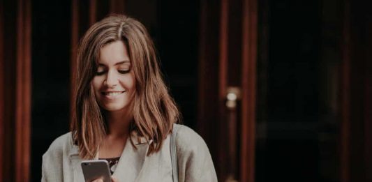 Šta znači ako se osoba hvalisa objavama na društvenim mrežama, prema psihologiji