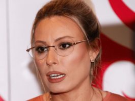 ŽIKA LEŽI U B0LNICI: Bivša supruga uz njega, sve otkrila “šanse su male, ali moramo se nadati..” ŽIKA LEŽI U B0LNICI: Bivša supruga uz njega, sve otkrila “šanse su male, ali moramo se nadati..” - featured image
