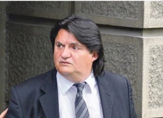 INFORMACIJE O MUŽU ZORICE BRUNCLIK LEDE KRV U ŽlLAMA! Evo u čijem zagrljaju su ga sinoć uhvatili!!Javnost šokirana baš sad kad je Zorica bolesna!!!!