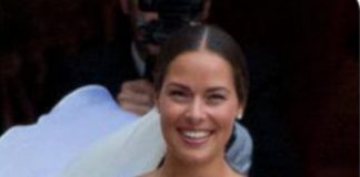 ANA IVANOVIĆ SE UDAJE ,POGELDAJTE KAKAV JE SKANDAL ŠVAJNI NAPRAVIO KAD JE VIDIO KO JE U PITANJU: A i vi ćete ostat u šoku!!! Švani mu nije ni do koljena!!!!Ana je ubola jakpot (FOTO) ANA IVANOVIĆ SE UDAJE ,POGELDAJTE KAKAV JE SKANDAL ŠVAJNI NAPRAVIO KAD JE VIDIO KO JE U PITANJU: A i vi ćete ostat u šoku!!! Švani mu nije ni do koljena!!!!Ana je ubola jakpot (FOTO) - featured image