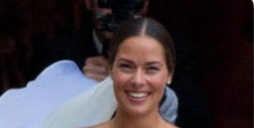 ANA IVANOVIĆ SE UDAJE ,POGELDAJTE KAKAV JE SKANDAL ŠVAJNI NAPRAVIO KAD JE VIDIO KO JE U PITANJU: A i vi ćete ostat u šoku!!! Švani mu nije ni do koljena!!!!Ana je ubola jakpot (FOTO) ANA IVANOVIĆ SE UDAJE ,POGELDAJTE KAKAV JE SKANDAL ŠVAJNI NAPRAVIO KAD JE VIDIO KO JE U PITANJU: A i vi ćete ostat u šoku!!! Švani mu nije ni do koljena!!!!Ana je ubola jakpot (FOTO) - featured image