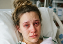 Izgubila sam jednog blizanca na porođaju, a medicinska sestra mi je otkrila jezivu istinu o mom mužu