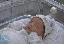 Moja trudna supruga umrla je od COVID-a nakon što su liječnici spasili našu djevojčicu – Tri dana poslije potpisao sam dokumente kojima se odričem naše kćeri Moja trudna supruga umrla je od COVID-a nakon što su liječnici spasili našu djevojčicu – Tri dana poslije potpisao sam dokumente kojima se odričem naše kćeri - featured image