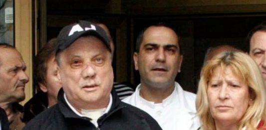 Oglasio se Dino, borim se za imovinu, sve nas je uništila: Varala i Halida, ništa nisam poduzimao, ali da sve ostavi njemu, ne mogu da vjerujem.. Oglasio se Dino, borim se za imovinu, sve nas je uništila: Varala i Halida, ništa nisam poduzimao, ali da sve ostavi njemu, ne mogu da vjerujem.. - featured image