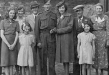Slika sa srpske svadbe stara 100 godina otkriva istinu od koje nas hvata mučnina: Vidite li vi jeziv detalj? (FOTO) Slika sa srpske svadbe stara 100 godina otkriva istinu od koje nas hvata mučnina: Vidite li vi jeziv detalj? (FOTO) - featured image